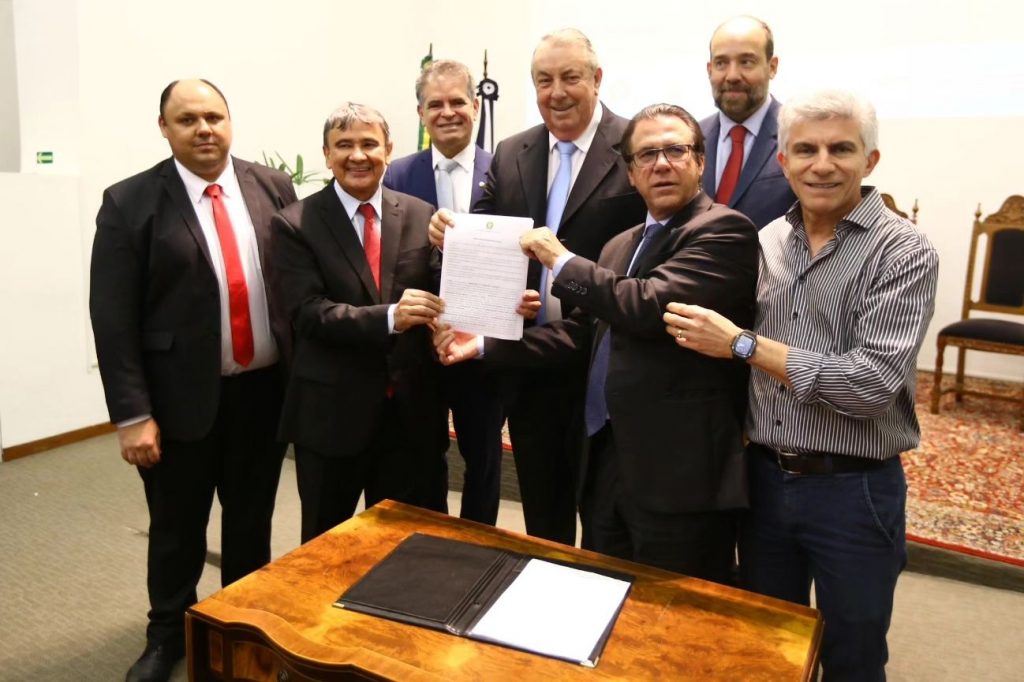 CONTAR assina pacto pelo trabalho decente na cafeicultura no Brasil com representantes dos produtores e do Governo